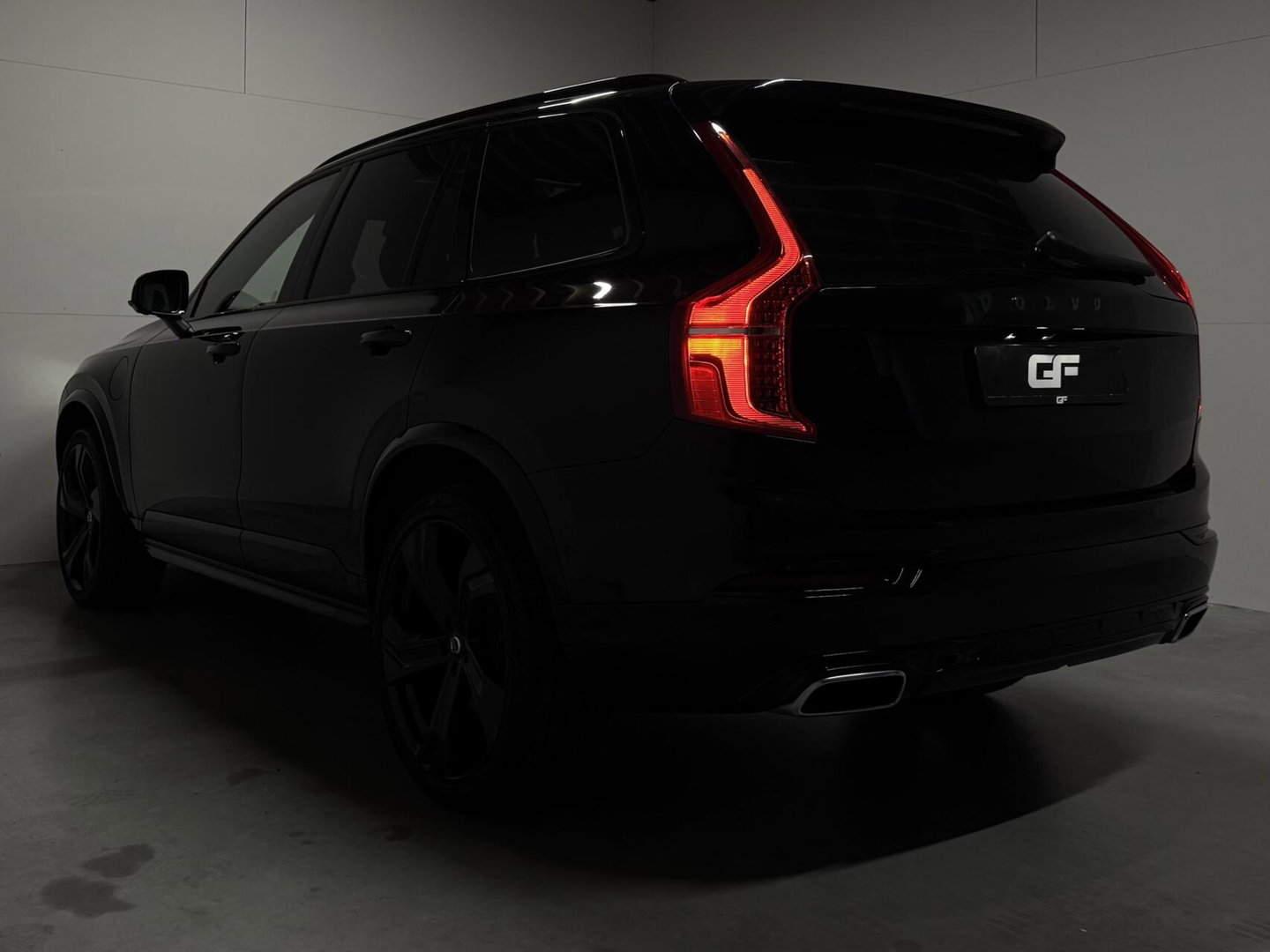 Volvo XC90 2.0 T8 Twin Engine AWD R-Design Pano Luchtvering B&W Trekh.
