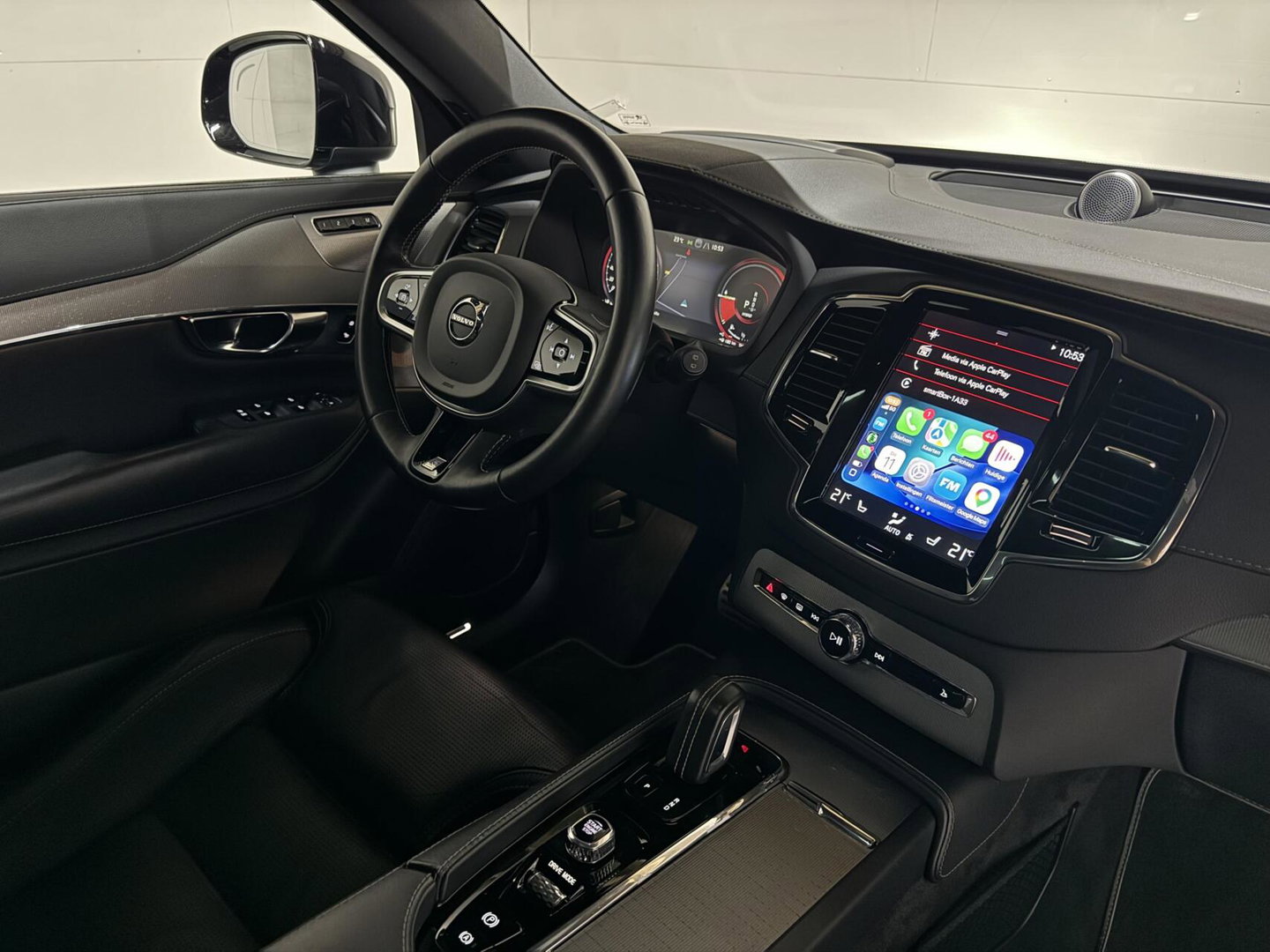Volvo XC90 2.0 T8 Twin Engine AWD R-Design Pano Luchtvering B&W Trekh.