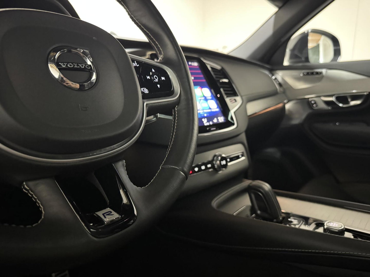 Volvo XC90 2.0 T8 Twin Engine AWD R-Design Pano Luchtvering B&W Trekh.