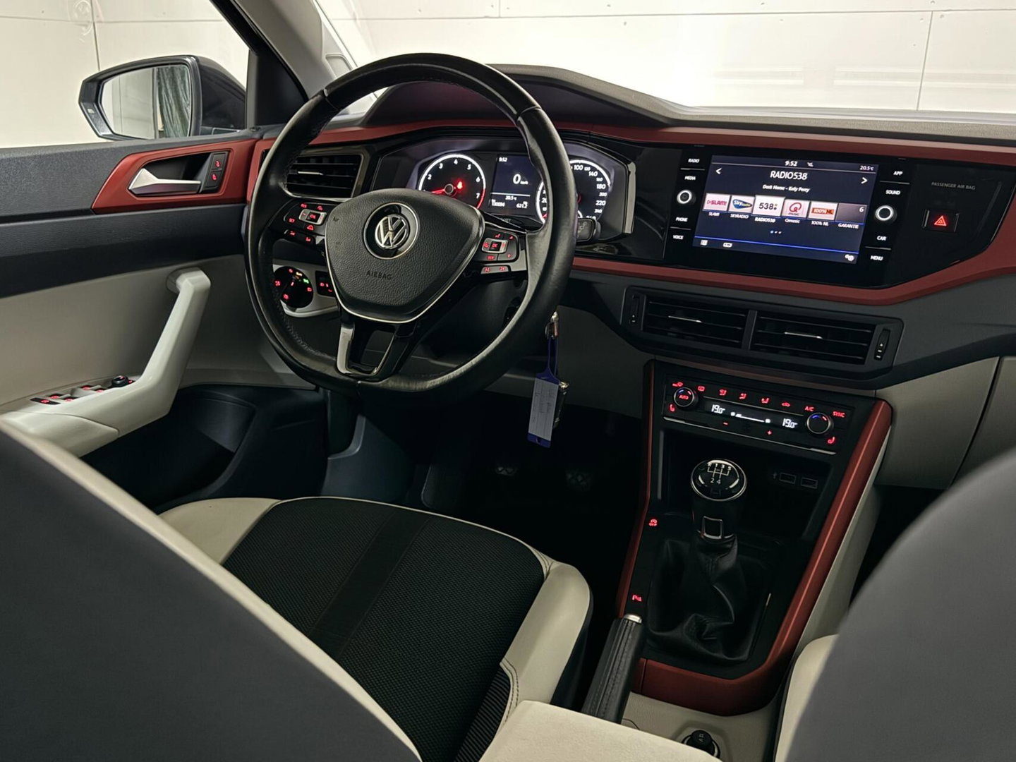 Volkswagen Polo 1.0 Beats CarPlay Stoelver. CarPlay Cruise Navi