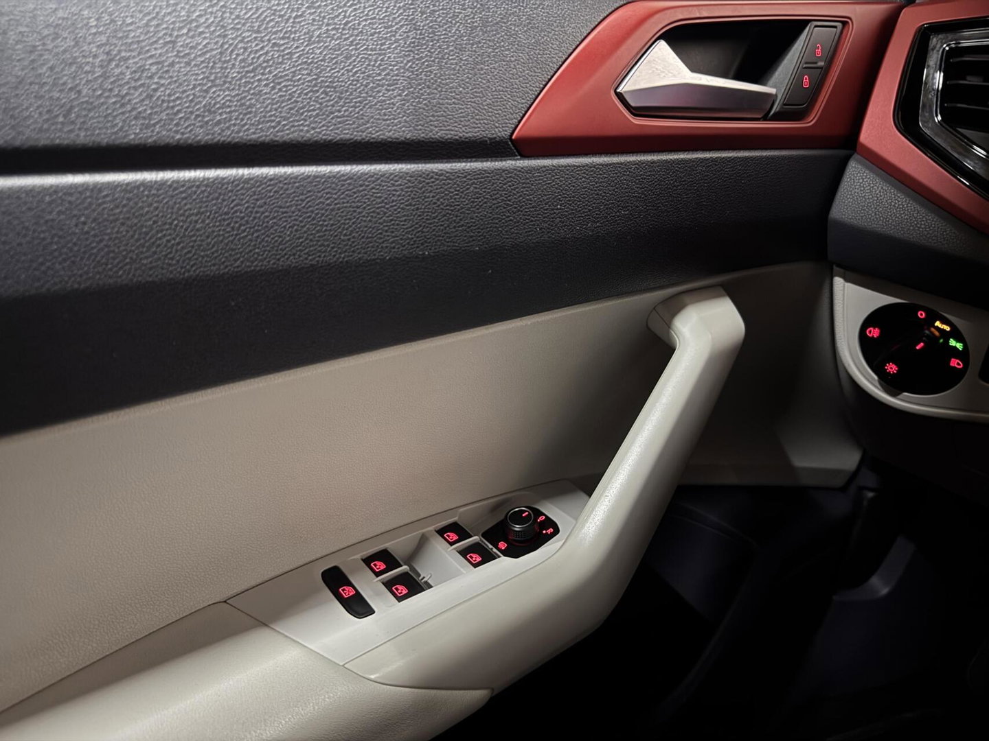Volkswagen Polo 1.0 Beats CarPlay Stoelver. CarPlay Cruise Navi