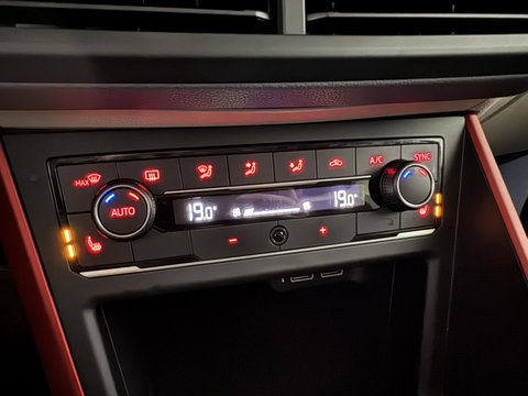 Volkswagen Polo 1.0 Beats CarPlay Stoelver. CarPlay Cruise Navi