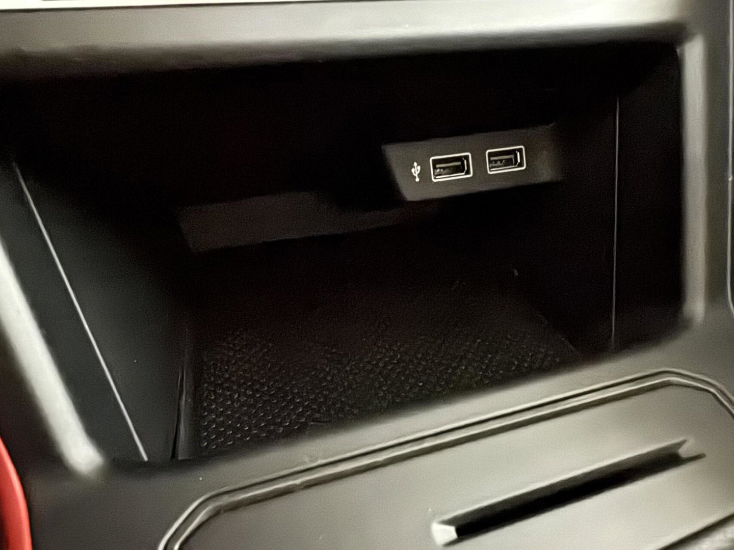 Volkswagen Polo 1.0 Beats CarPlay Stoelver. CarPlay Cruise Navi