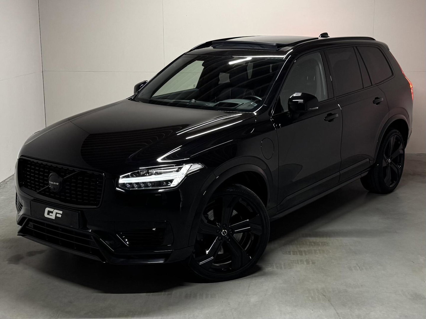 Volvo XC90 2.0 T8 Twin Engine AWD R-Design Pano Luchtvering B&W Trekh.