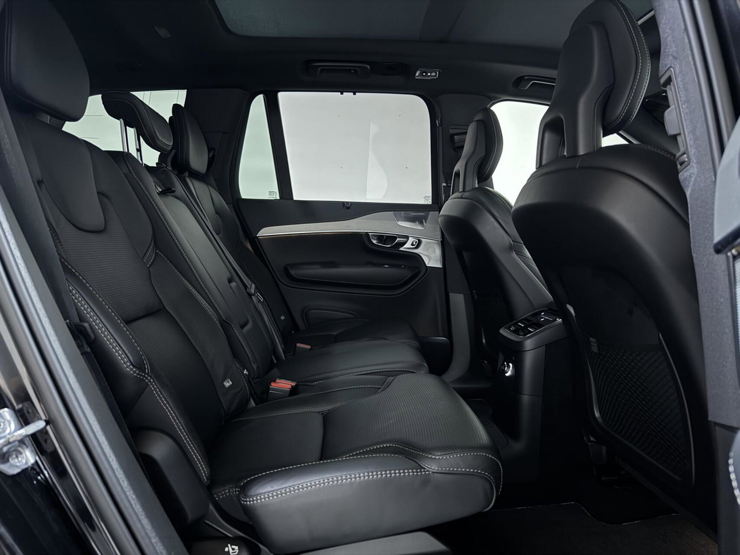 Volvo XC90 2.0 T8 Twin Engine AWD R-Design Pano Luchtvering B&W Trekh.