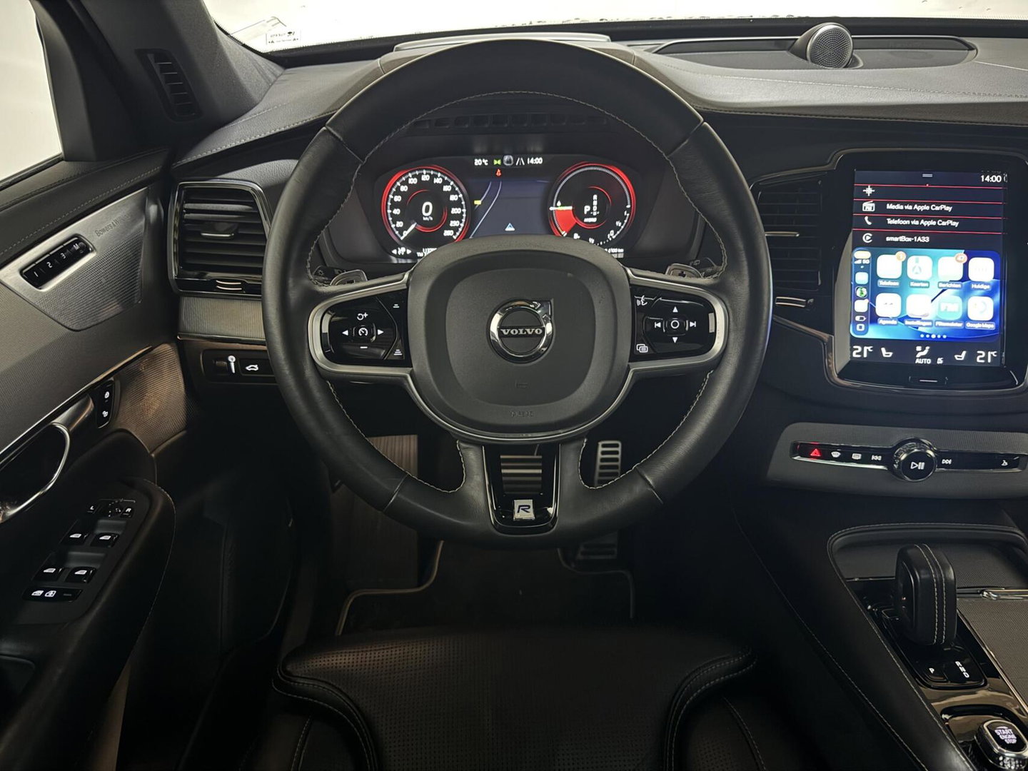 Volvo XC90 2.0 T8 Twin Engine AWD R-Design Pano Luchtvering B&W Trekh.
