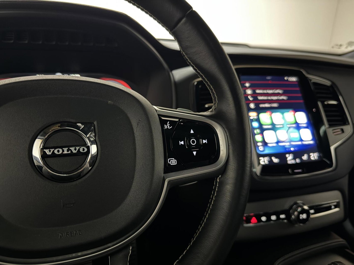 Volvo XC90 2.0 T8 Twin Engine AWD R-Design Pano Luchtvering B&W Trekh.