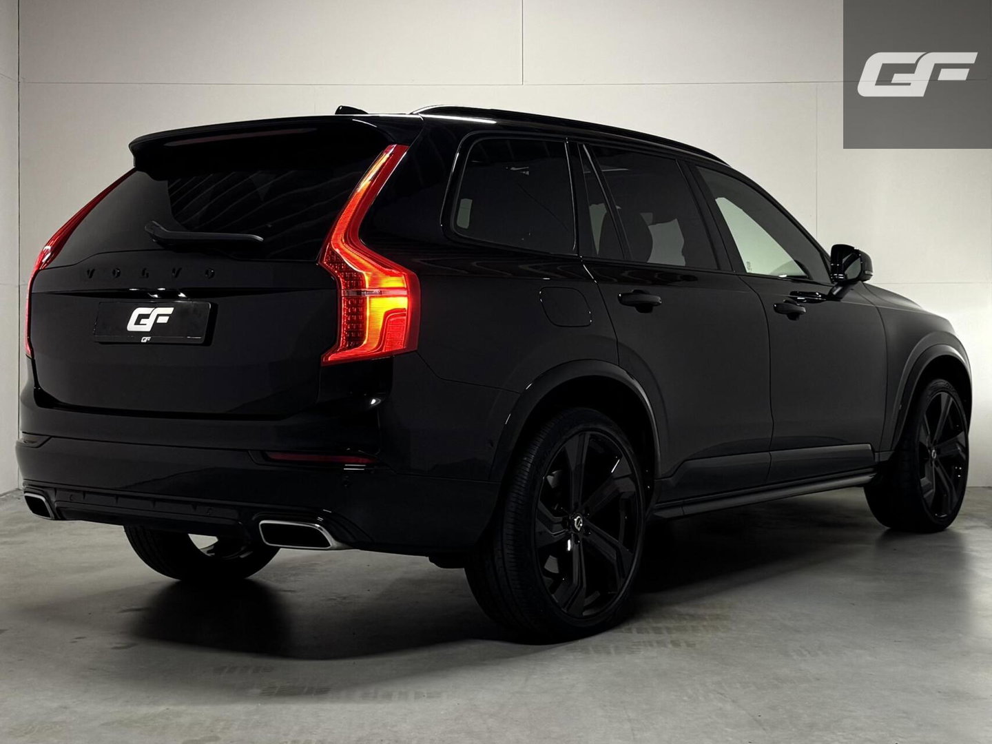 Volvo XC90 2.0 T8 Twin Engine AWD R-Design Pano Luchtvering B&W Trekh.