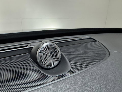 Volvo XC90 2.0 T8 Twin Engine AWD R-Design Pano Luchtvering B&W Trekh.