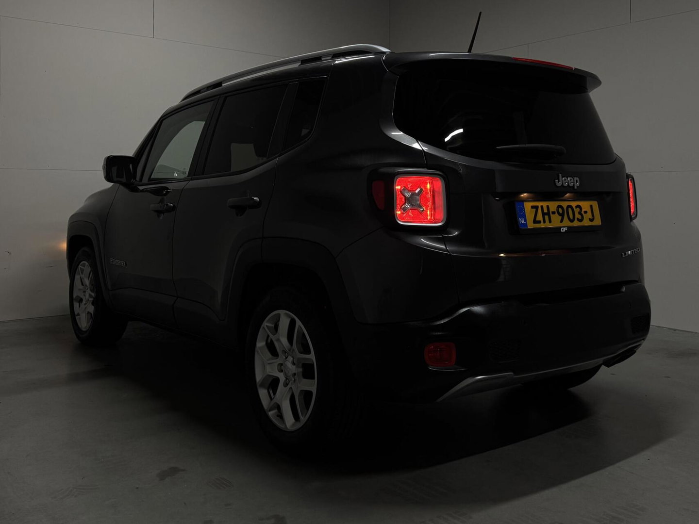 Jeep Renegade 1.4 MultiAir Limited Leer CarPlay Cruise Camera