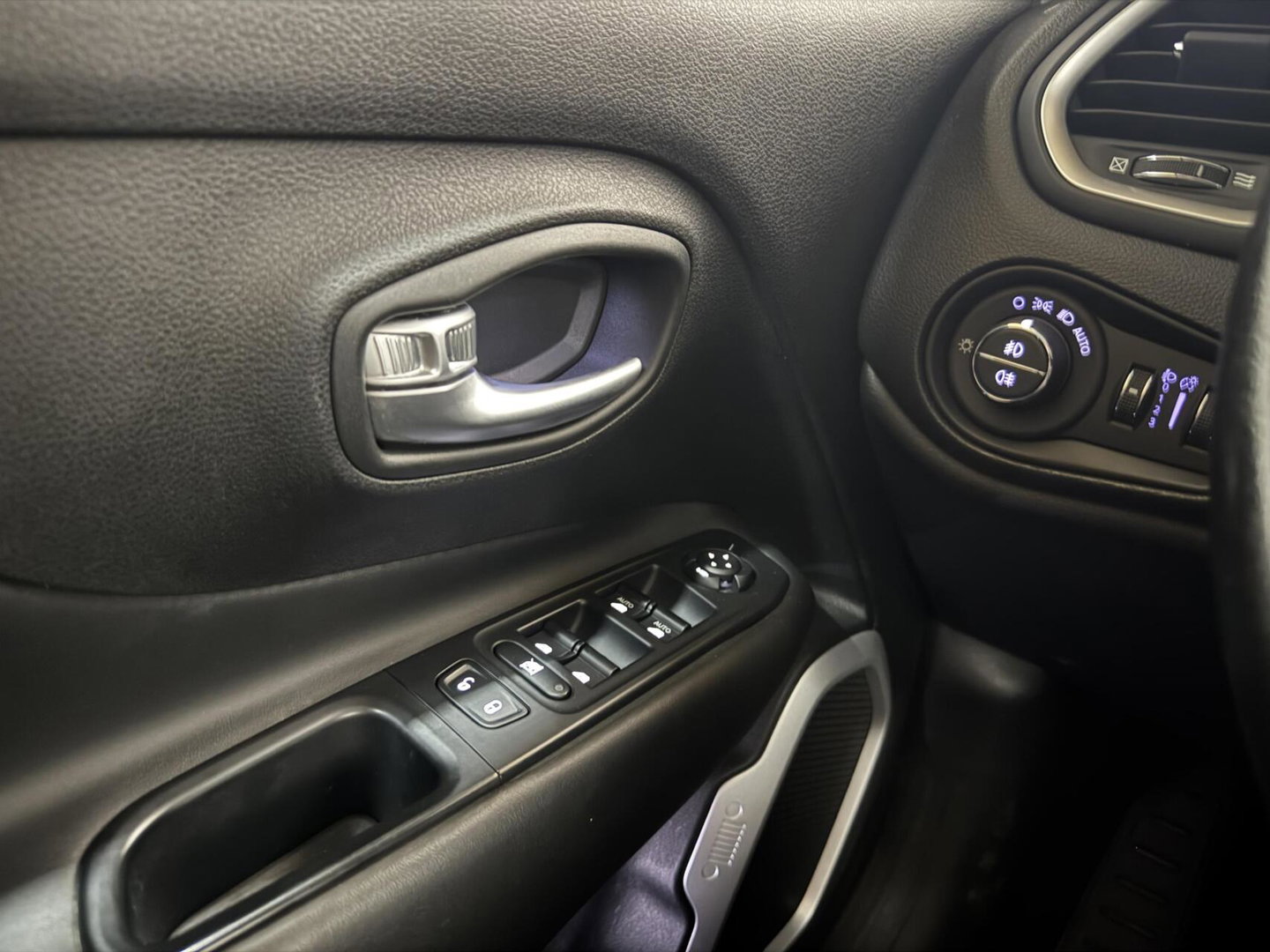 Jeep Renegade 1.4 MultiAir Limited Leer CarPlay Cruise Camera