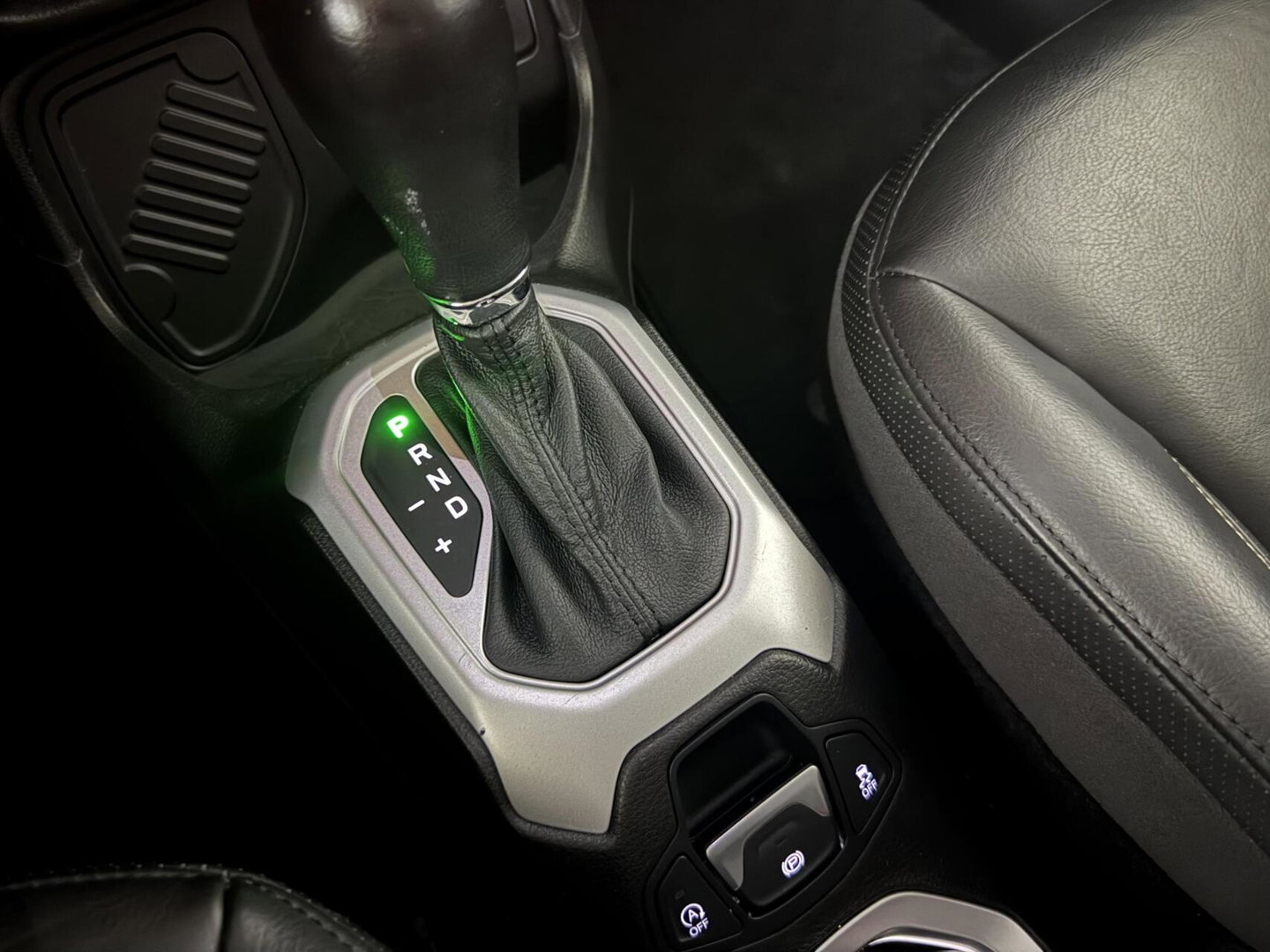 Jeep Renegade 1.4 MultiAir Limited Leer CarPlay Cruise Camera