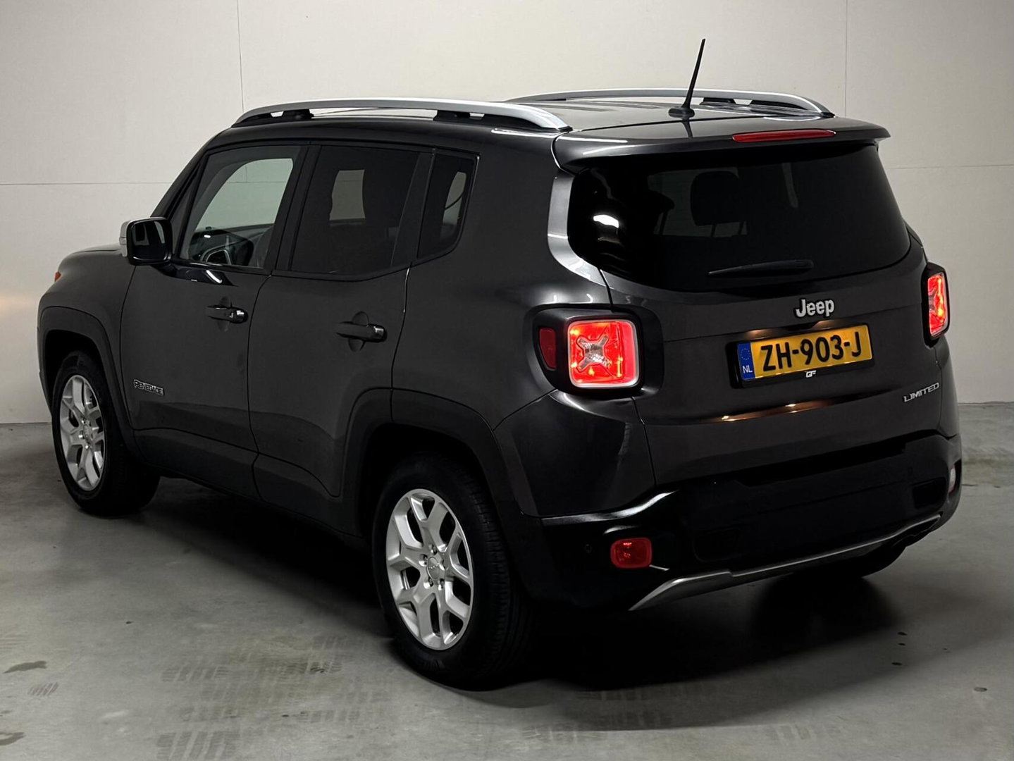 Jeep Renegade 1.4 MultiAir Limited Leer CarPlay Cruise Camera