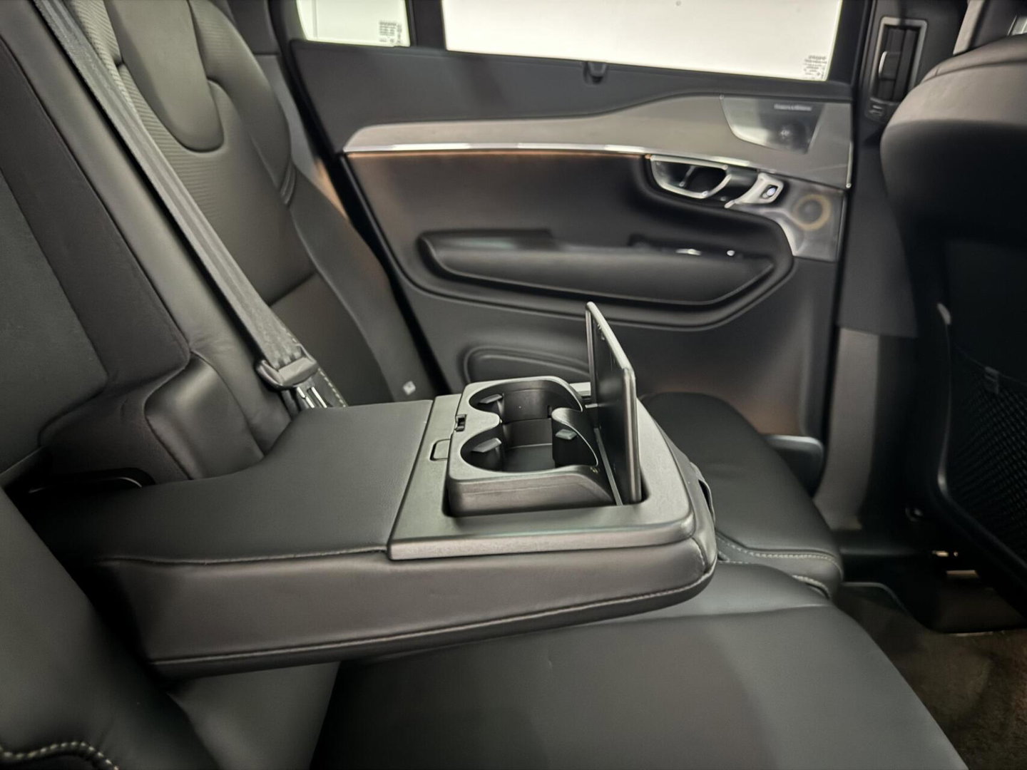 Volvo XC90 2.0 T8 Twin Engine AWD R-Design Pano Luchtvering B&W Trekh.