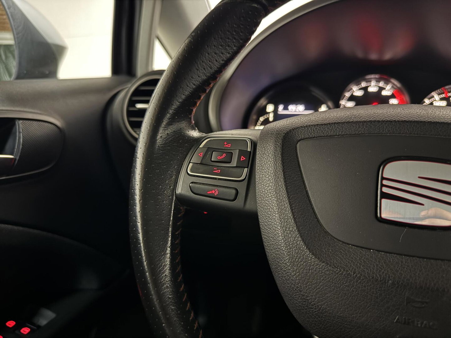 SEAT Leon 1.8 TFSI FR Navi Clima Cruise Trekh. NAP