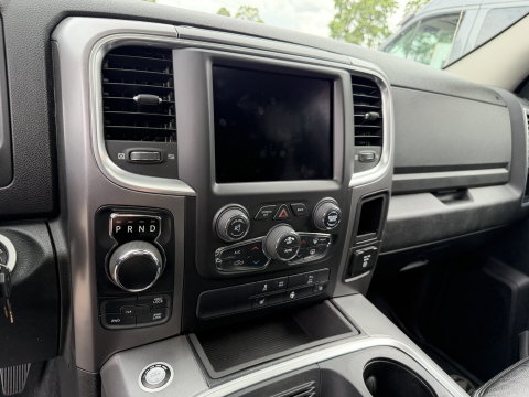 Dodge Ram Pick-Up 1500 5.7 V8 4x4 Crew Cab 5'7 Longhorn / vaste prijs rijklaar € 39.950 ex btw / euro 6 / lease vanaf € 652 / airco / cruise / navigatie / prins lpg / leer / trekhaak 3500 kg !