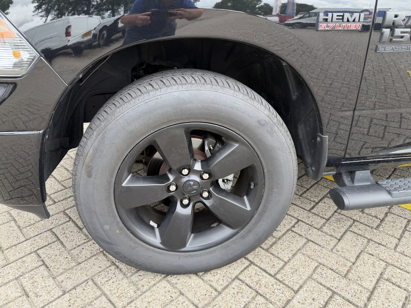 Dodge Ram Pick-Up 1500 5.7 V8 4x4 Crew Cab 5'7 Longhorn / vaste prijs rijklaar € 39.950 ex btw / euro 6 / lease vanaf € 652 / airco / cruise / navigatie / prins lpg / leer / trekhaak 3500 kg !
