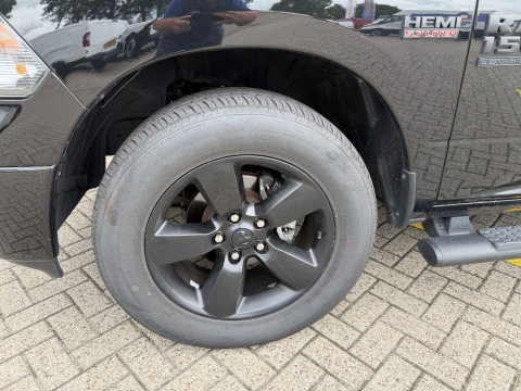 Dodge Ram Pick-Up 1500 5.7 V8 4x4 Crew Cab 5'7 Longhorn / vaste prijs rijklaar € 39.950 ex btw / euro 6 / lease vanaf € 652 / airco / cruise / navigatie / prins lpg / leer / trekhaak 3500 kg !
