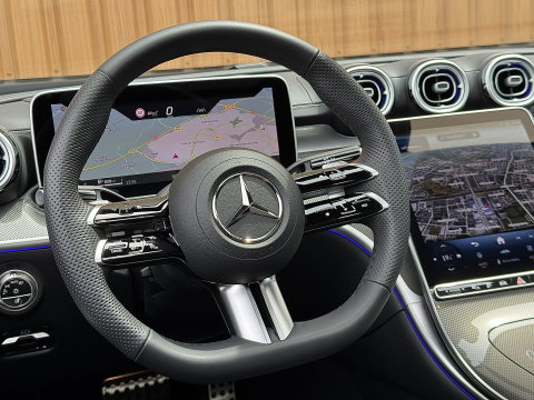Mercedes-Benz C-Klasse 300 e Business Solution AMG | Burmester | Origineel Nederlands | Memory | Panoramadak | Digital Light | Elektrische Trekhaak | Head-Up | Leder |
