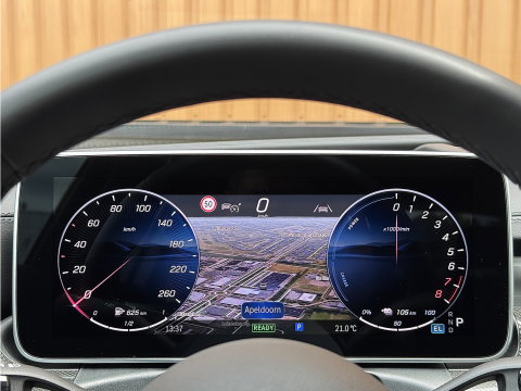 Mercedes-Benz C-Klasse 300 e Business Solution AMG | Burmester | Origineel Nederlands | Memory | Panoramadak | Digital Light | Elektrische Trekhaak | Head-Up | Leder |