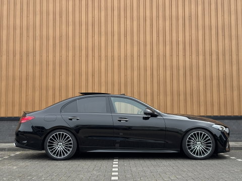 Mercedes-Benz C-Klasse 300 e Business Solution AMG | Burmester | Origineel Nederlands | Memory | Panoramadak | Digital Light | Elektrische Trekhaak | Head-Up | Leder |