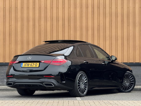 Mercedes-Benz C-Klasse 300 e Business Solution AMG | Burmester | Origineel Nederlands | Memory | Panoramadak | Digital Light | Elektrische Trekhaak | Head-Up | Leder |