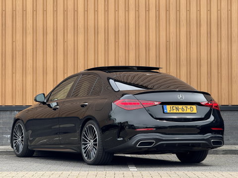 Mercedes-Benz C-Klasse 300 e Business Solution AMG | Burmester | Origineel Nederlands | Memory | Panoramadak | Digital Light | Elektrische Trekhaak | Head-Up | Leder |