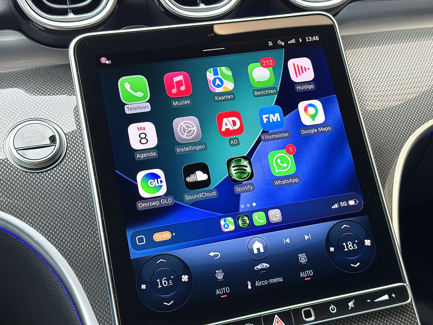 Mercedes-Benz C-Klasse 300 e Business Solution AMG | Burmester | Origineel Nederlands | Memory | Panoramadak | Digital Light | Elektrische Trekhaak | Head-Up | Leder |