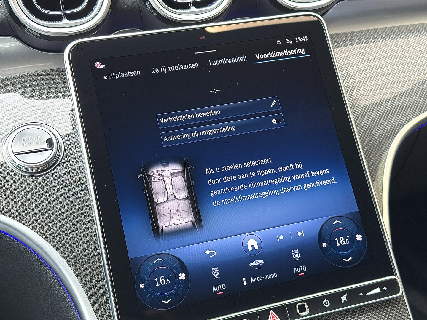 Mercedes-Benz C-Klasse 300 e Business Solution AMG | Burmester | Origineel Nederlands | Memory | Panoramadak | Digital Light | Elektrische Trekhaak | Head-Up | Leder |