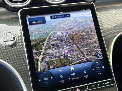 Mercedes-Benz C-Klasse 300 e Business Solution AMG | Burmester | Origineel Nederlands | Memory | Panoramadak | Digital Light | Elektrische Trekhaak | Head-Up | Leder |