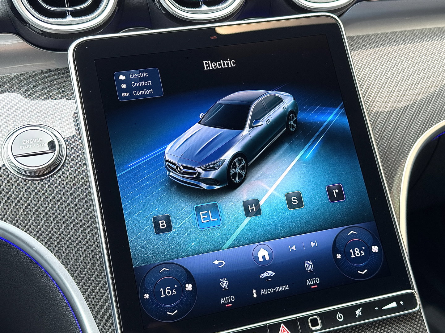 Mercedes-Benz C-Klasse 300 e Business Solution AMG | Burmester | Origineel Nederlands | Memory | Panoramadak | Digital Light | Elektrische Trekhaak | Head-Up | Leder |