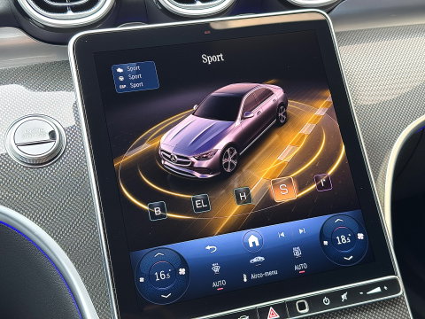 Mercedes-Benz C-Klasse 300 e Business Solution AMG | Burmester | Origineel Nederlands | Memory | Panoramadak | Digital Light | Elektrische Trekhaak | Head-Up | Leder |