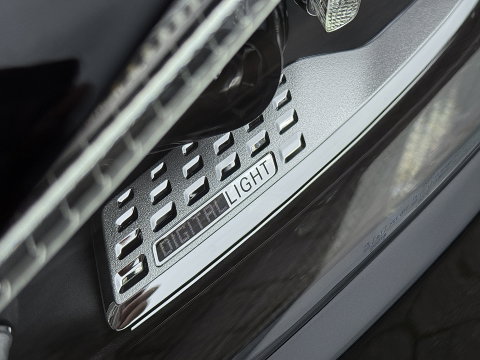 Mercedes-Benz C-Klasse 300 e Business Solution AMG | Burmester | Origineel Nederlands | Memory | Panoramadak | Digital Light | Elektrische Trekhaak | Head-Up | Leder |