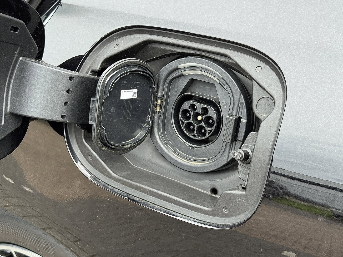 Mercedes-Benz C-Klasse 300 e Business Solution AMG | Burmester | Origineel Nederlands | Memory | Panoramadak | Digital Light | Elektrische Trekhaak | Head-Up | Leder |