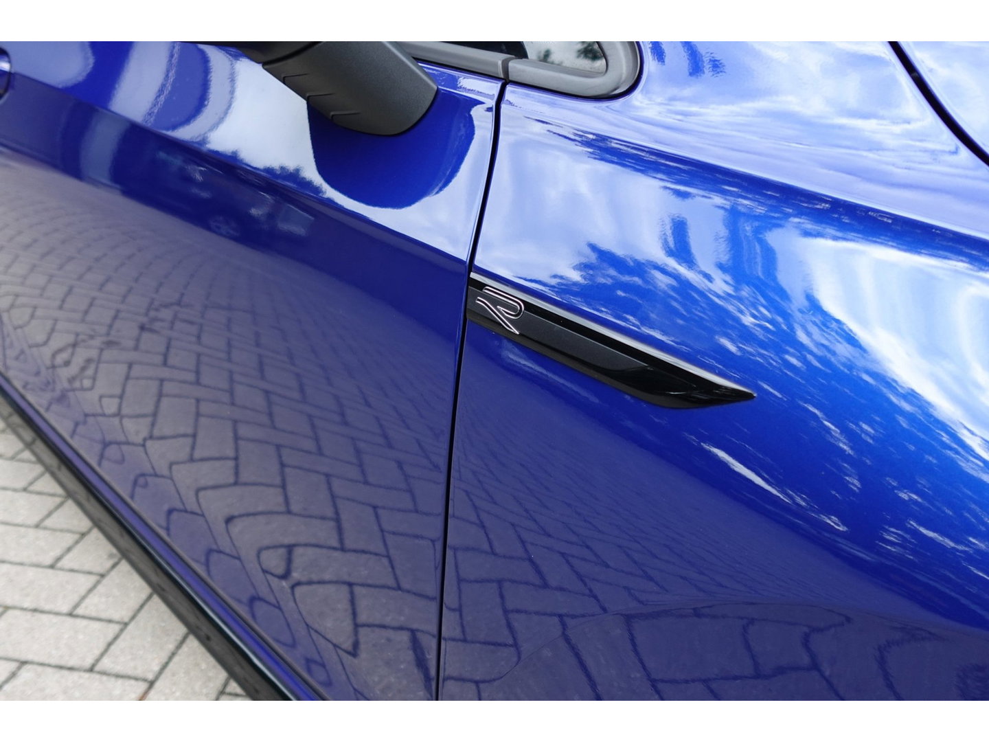 Volkswagen Golf 2.0 TSI R-Line Business PANO KEYLESS CAM
