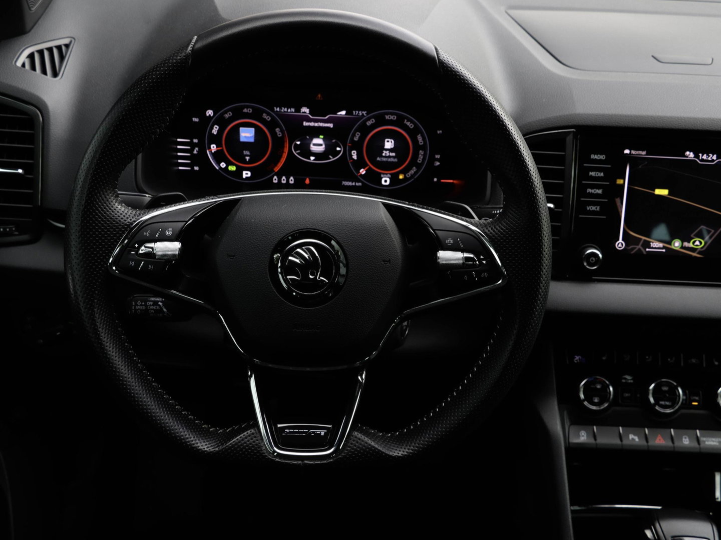 Škoda Karoq 1.5 TSI ACT Sportline 150pk DSG Virtual Adapt. Cruise Navi Camera 19 inch