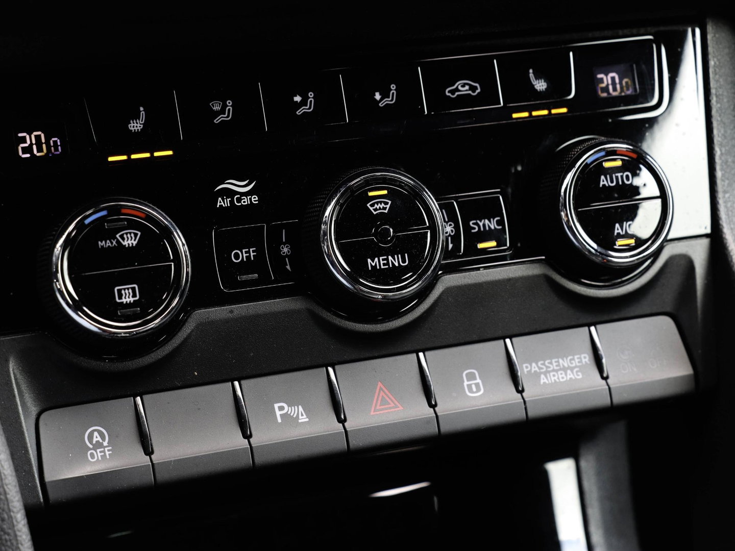 Škoda Karoq 1.5 TSI ACT Sportline 150pk DSG Virtual Adapt. Cruise Navi Camera 19 inch