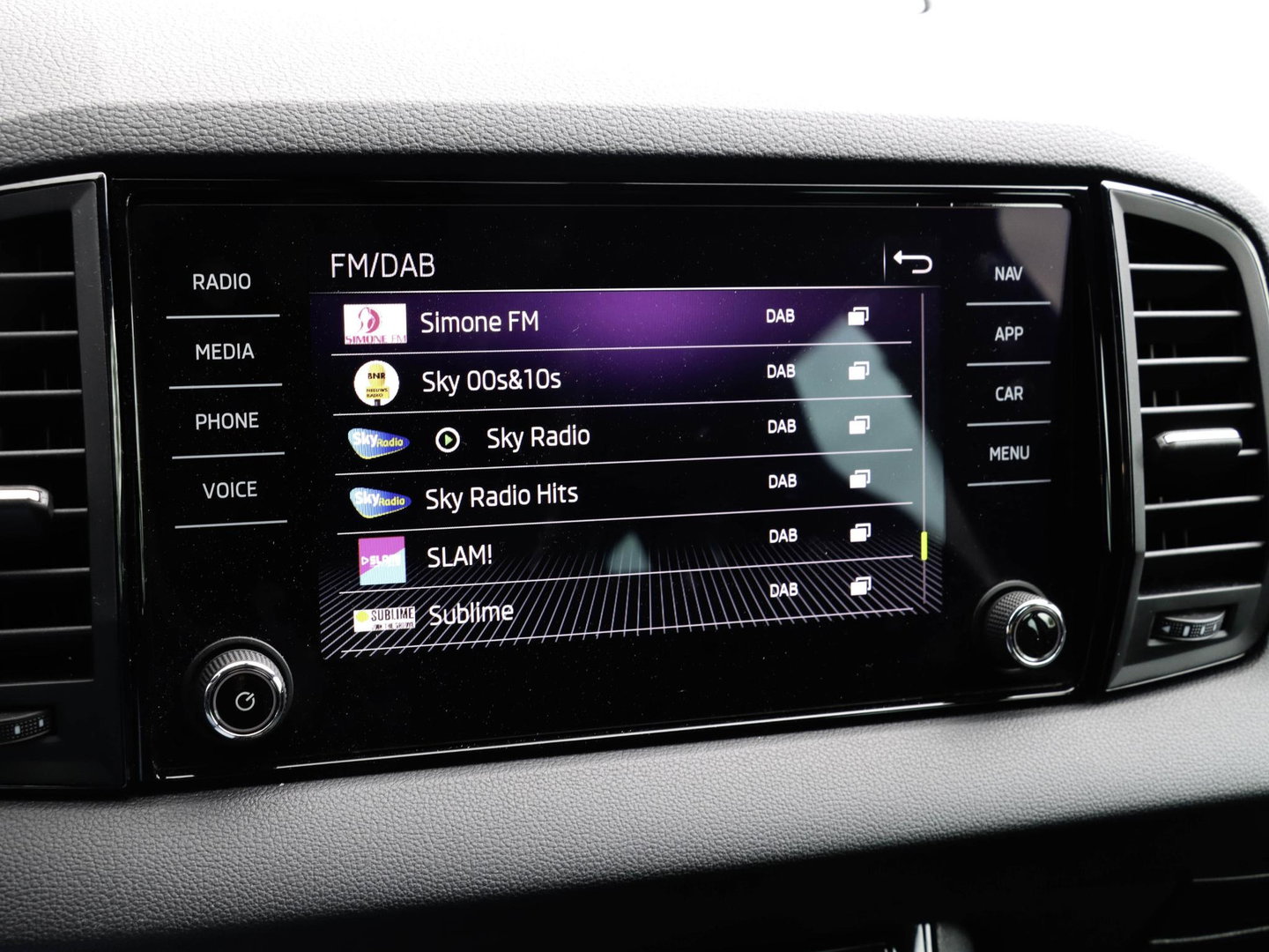 Škoda Karoq 1.5 TSI ACT Sportline 150pk DSG Virtual Adapt. Cruise Navi Camera 19 inch