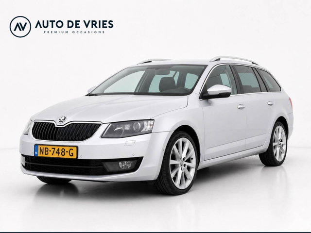 Škoda Octavia - Combi 1.6 TDI 110pk DSG Greentech Style Business | Navigatie | Xenon | Half leder | Trekhaak