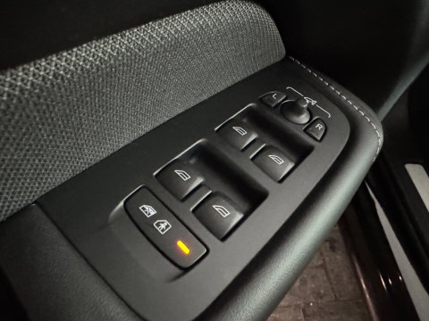 Volvo XC60 2.0 T8 Plug-in hybrid AWD Ultimate Bright PoleStar