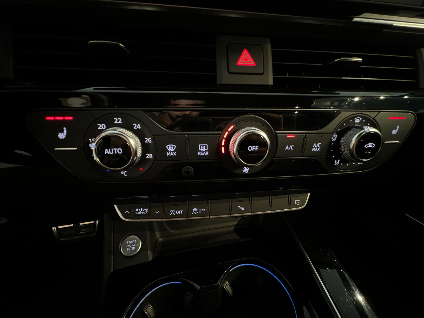 Audi A4 AVANT 40 TDI 3X S Line Pano|RS Seat|Massage|B&O|Keyless