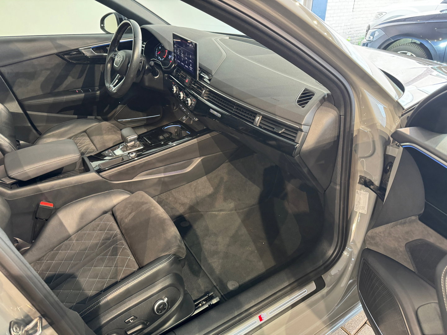 Audi A4 AVANT 40 TDI 3X S Line Pano|RS Seat|Massage|B&O|Keyless