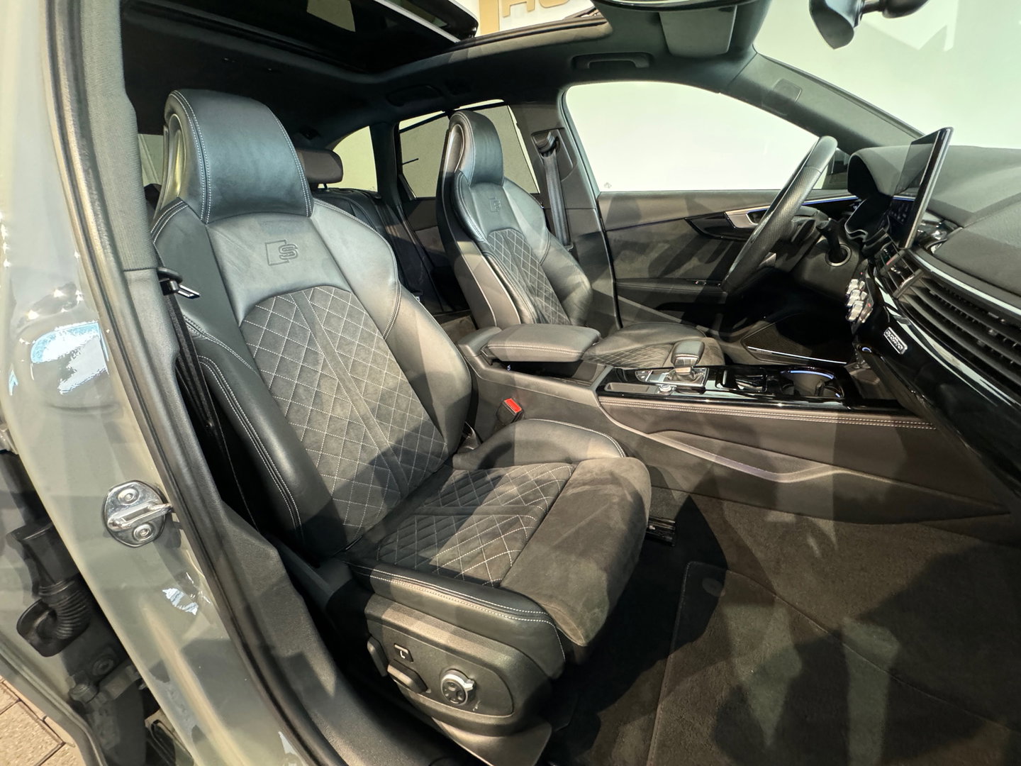 Audi A4 AVANT 40 TDI 3X S Line Pano|RS Seat|Massage|B&O|Keyless