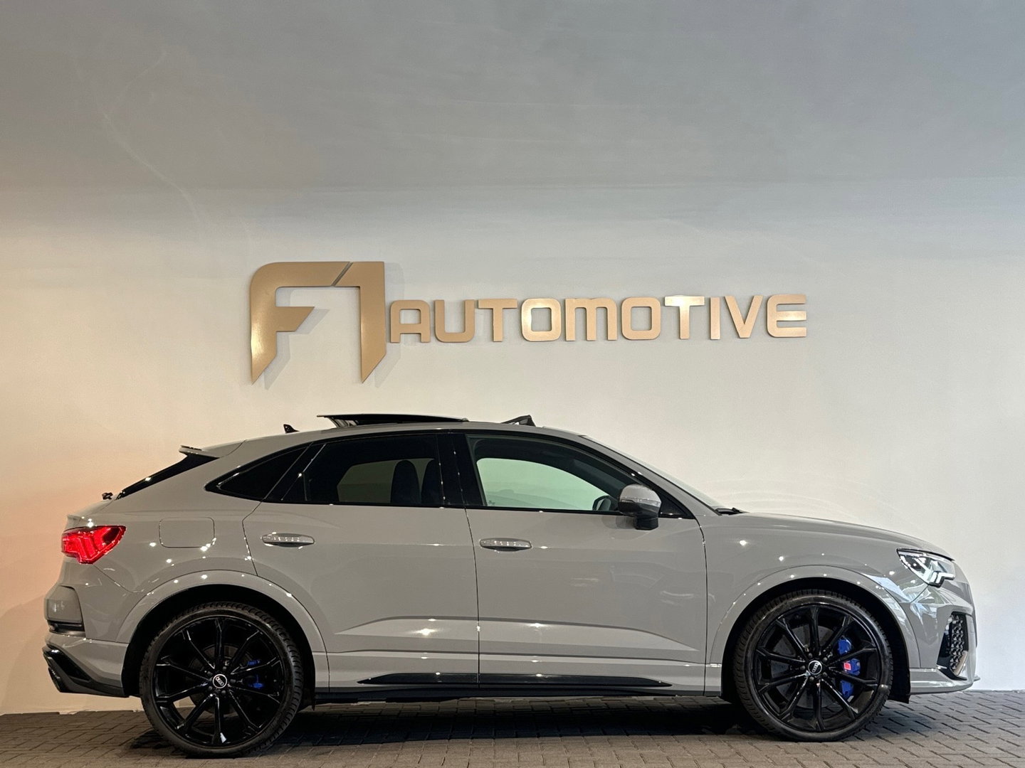 Audi RSQ3 Sportback 2.5 TFSI Pano|Ceramic|B&O|Trekhaak|VOL