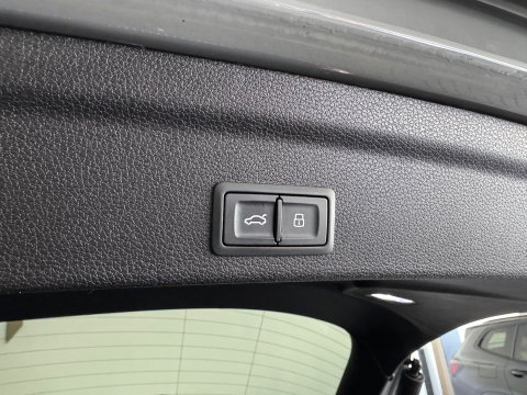 Audi RSQ3 Sportback 2.5 TFSI Pano|Ceramic|B&O|Trekhaak|VOL