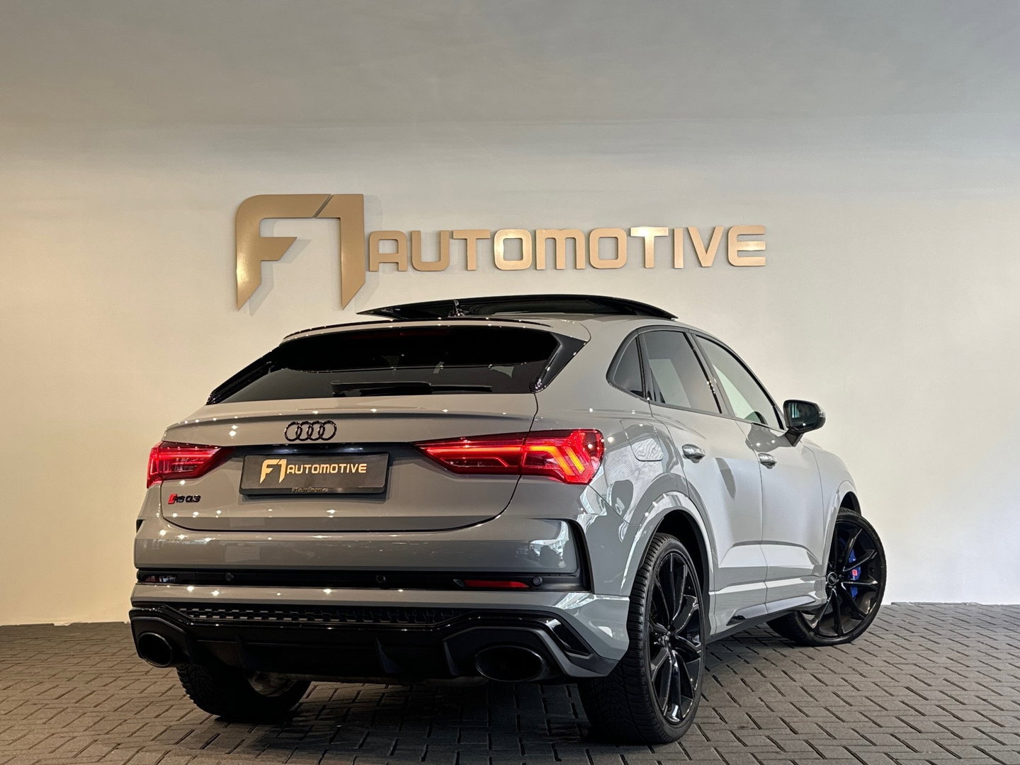 Audi RSQ3 Sportback 2.5 TFSI Pano|Ceramic|B&O|Trekhaak|VOL
