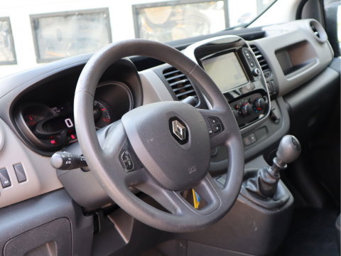 Renault Trafic 1.6 dCi Euro 6 - Airco - Trekhaak - Cruise - 3 Zits
