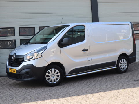 Renault Trafic 1.6 dCi Euro 6 - Airco - Trekhaak - Cruise - 3 Zits