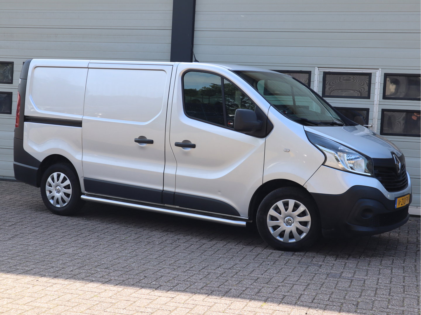 Renault Trafic 1.6 dCi Euro 6 - Airco - Trekhaak - Cruise - 3 Zits