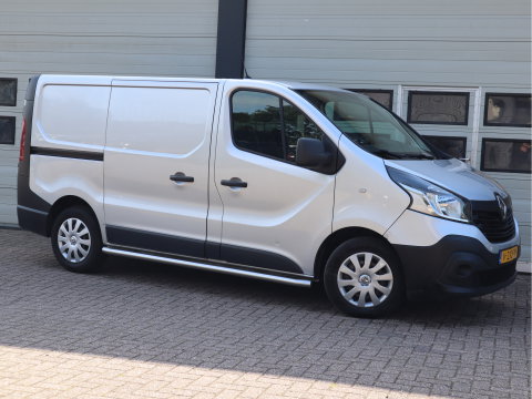 Renault Trafic 1.6 dCi Euro 6 - Airco - Trekhaak - Cruise - 3 Zits